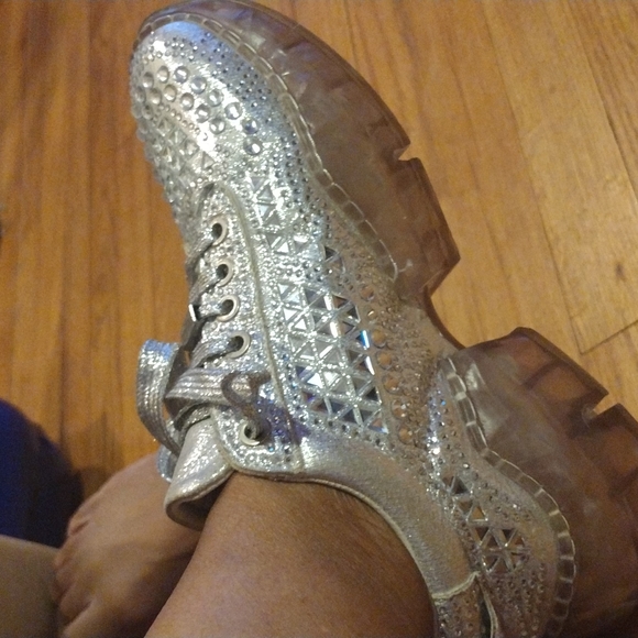 Rhinestone studded sneakers. - Picture 6 of 6
